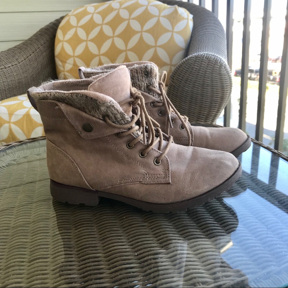 Rock & Candy tan ankle boot